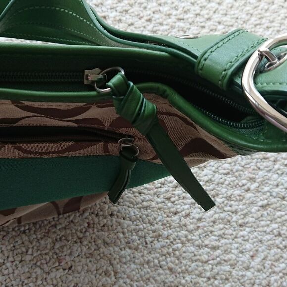 Coach Signature Classic C Bucket Bag - green/Tan color - Picture 5 of 12